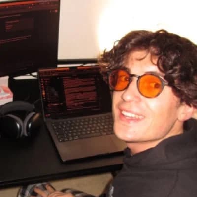 Arthur, creator of ArthurBuildsStuff